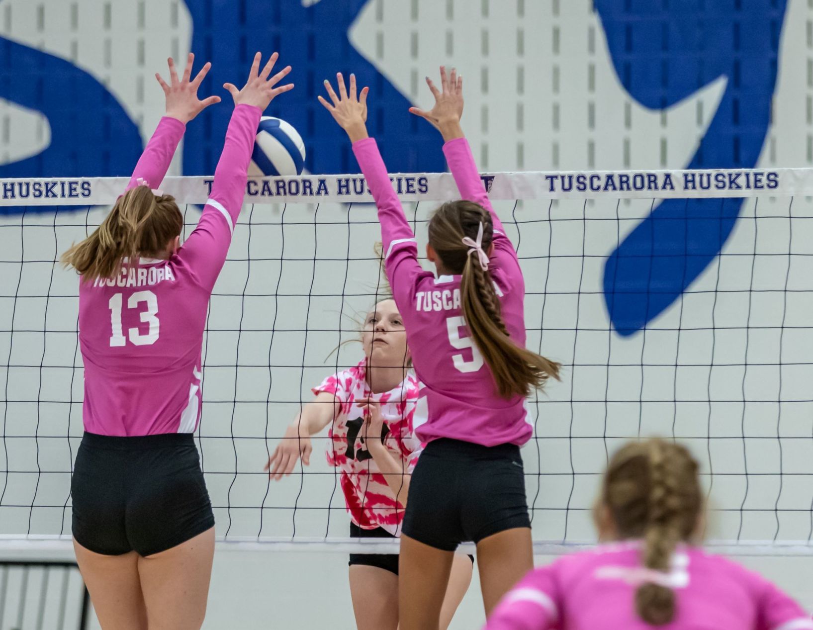 THS v BRHS dig pink_4.jpg